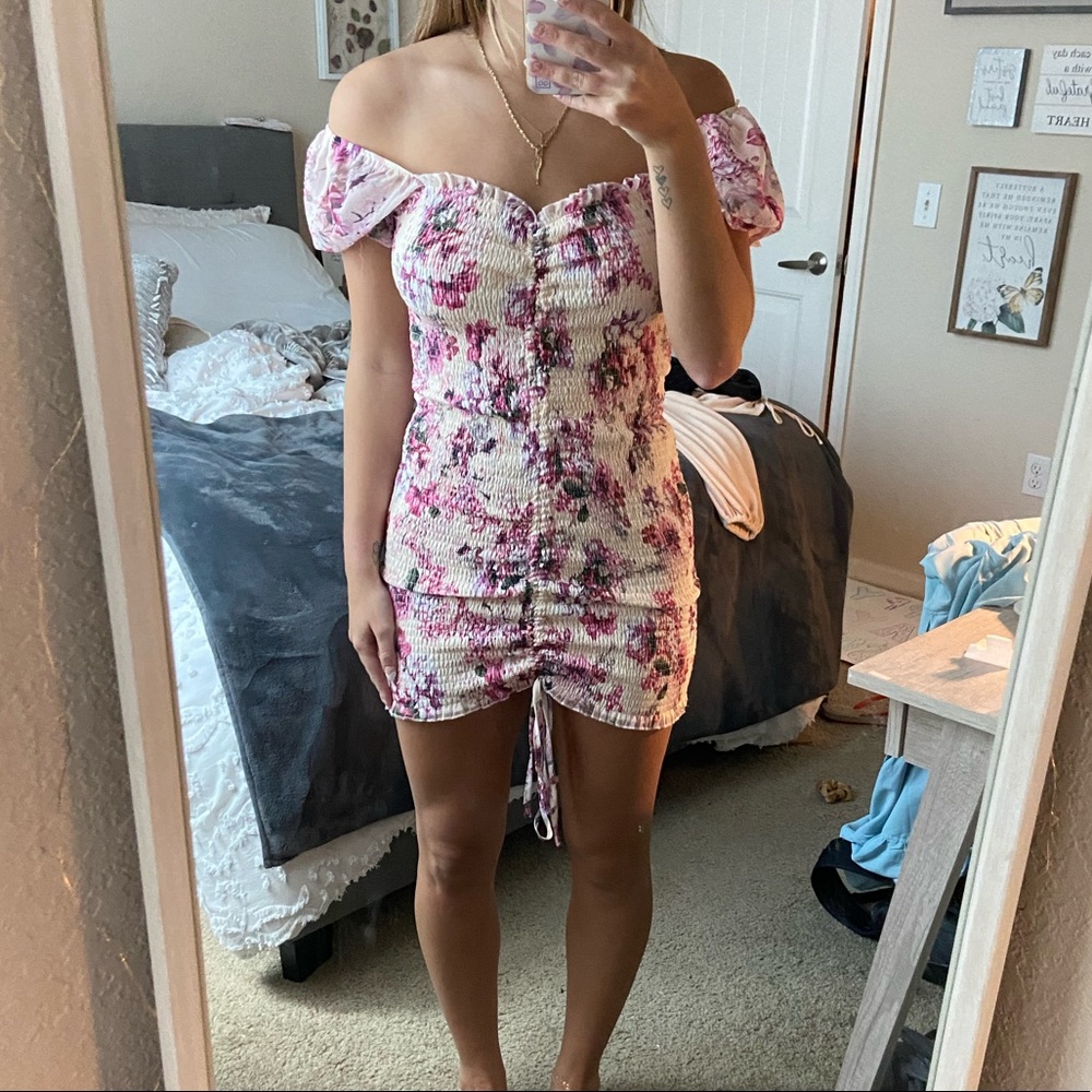 Floral patterned dress with scrunch detail
